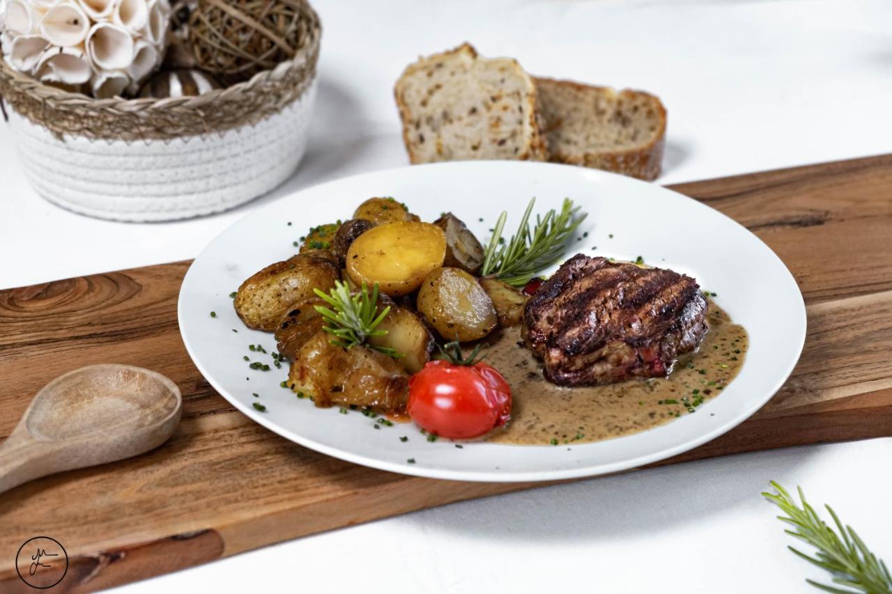 Logis Hotel Et Restaurant La Bastide Cabezac บิซ-มิเนอวัว ภายนอก รูปภาพ