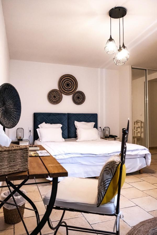 Logis Hotel Et Restaurant La Bastide Cabezac บิซ-มิเนอวัว ภายนอก รูปภาพ